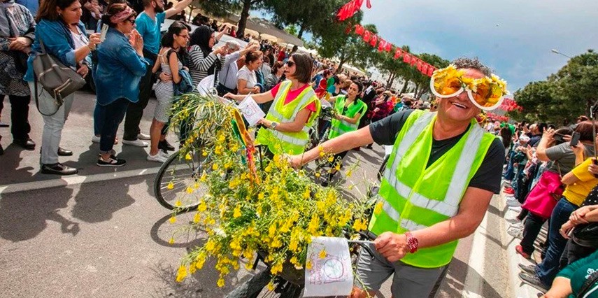 Alaçatı Ot Festivali Turu 1 Gece Otel Konaklaması 