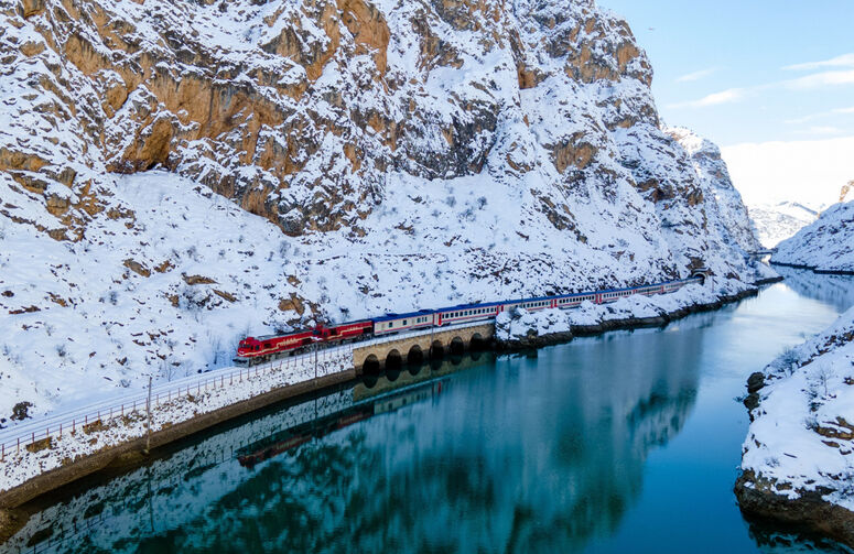  Doğu Ekspresi Türkiye'nin Çatısı Van Kars Erzurum Turu (Uçakla Gidiş Dönüş)