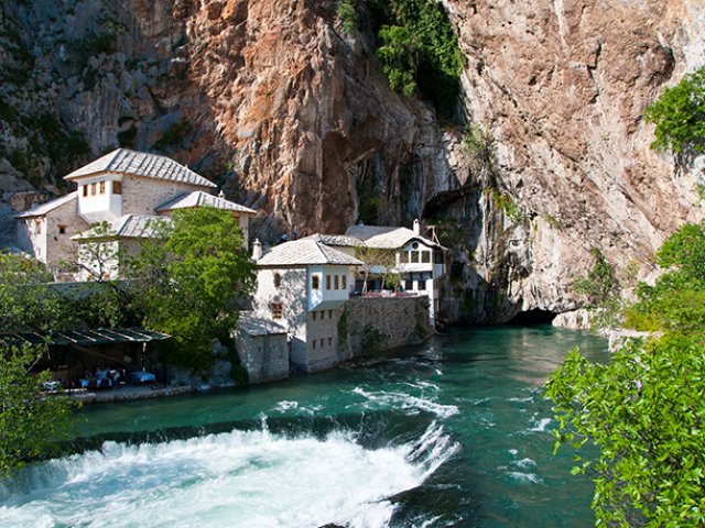 Kosovalı Büyük Balkanlar Ajet Havayolları ile Tüm Çevre Gezileri, Extra Turlar, Akşam Yemekleri ve Balkan Gecesi Dahil ! (PRN-PRN)