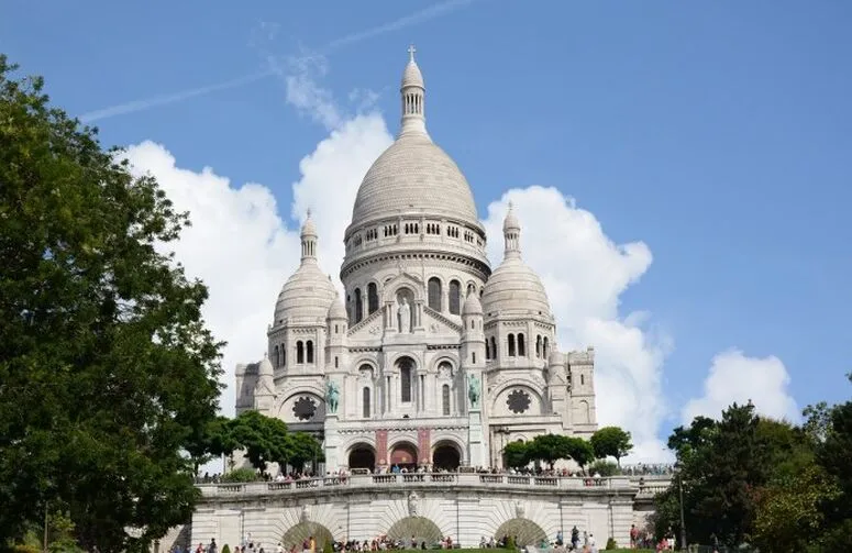 Paris & Disneyland Pegasus Havayolları İle 3 Gece