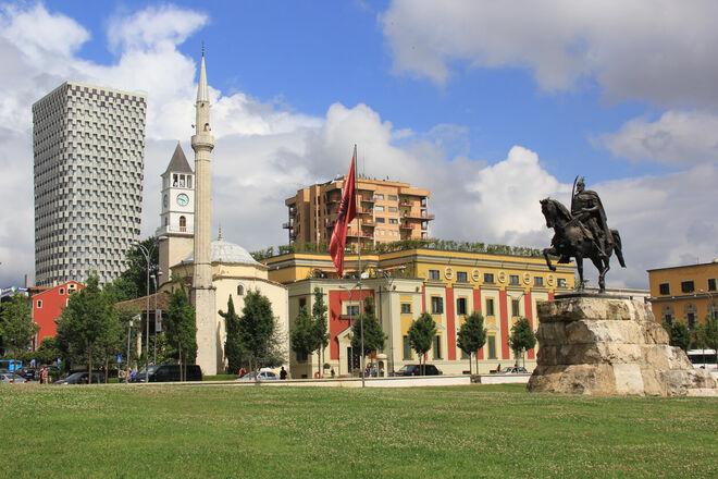 Baştanbaşa Balkanlar Ajet ile Tüm Çevre Gezileri, Ekstra Turlar, Akşam Yemekleri Dahil 7 Gece (OMO-OMO)  