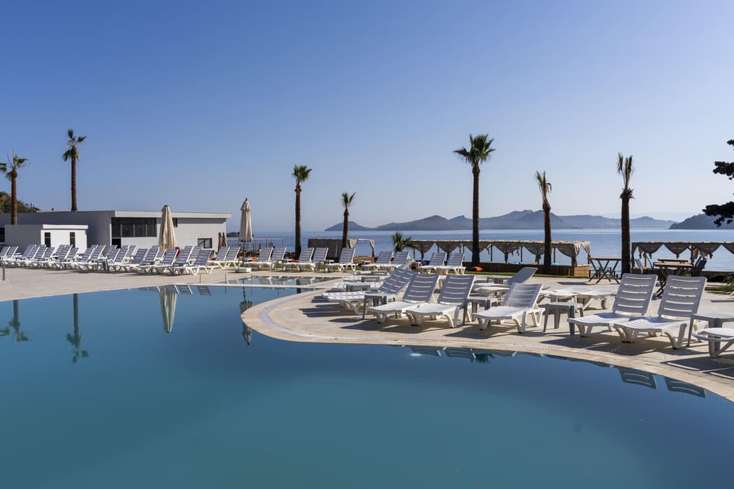 Veluna Beach Resort Otel 3 gece 4 Gün Otel Konaklamalı