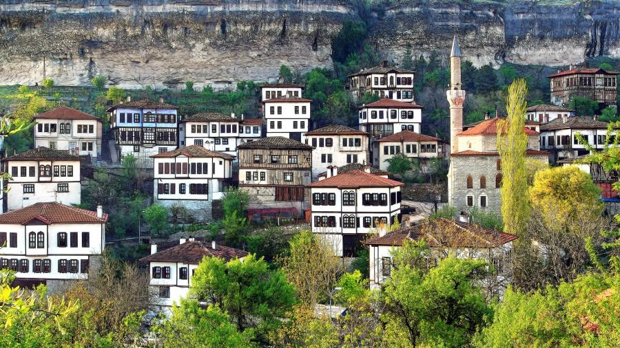Ramazan Bayramı Özel Batı Karadeniz Abant Safranbolu Amasra Turu (1 Gece Konaklamalı)