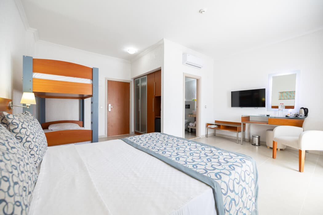 Petunya Beach Resort 4 Gece Otel Konaklamalı