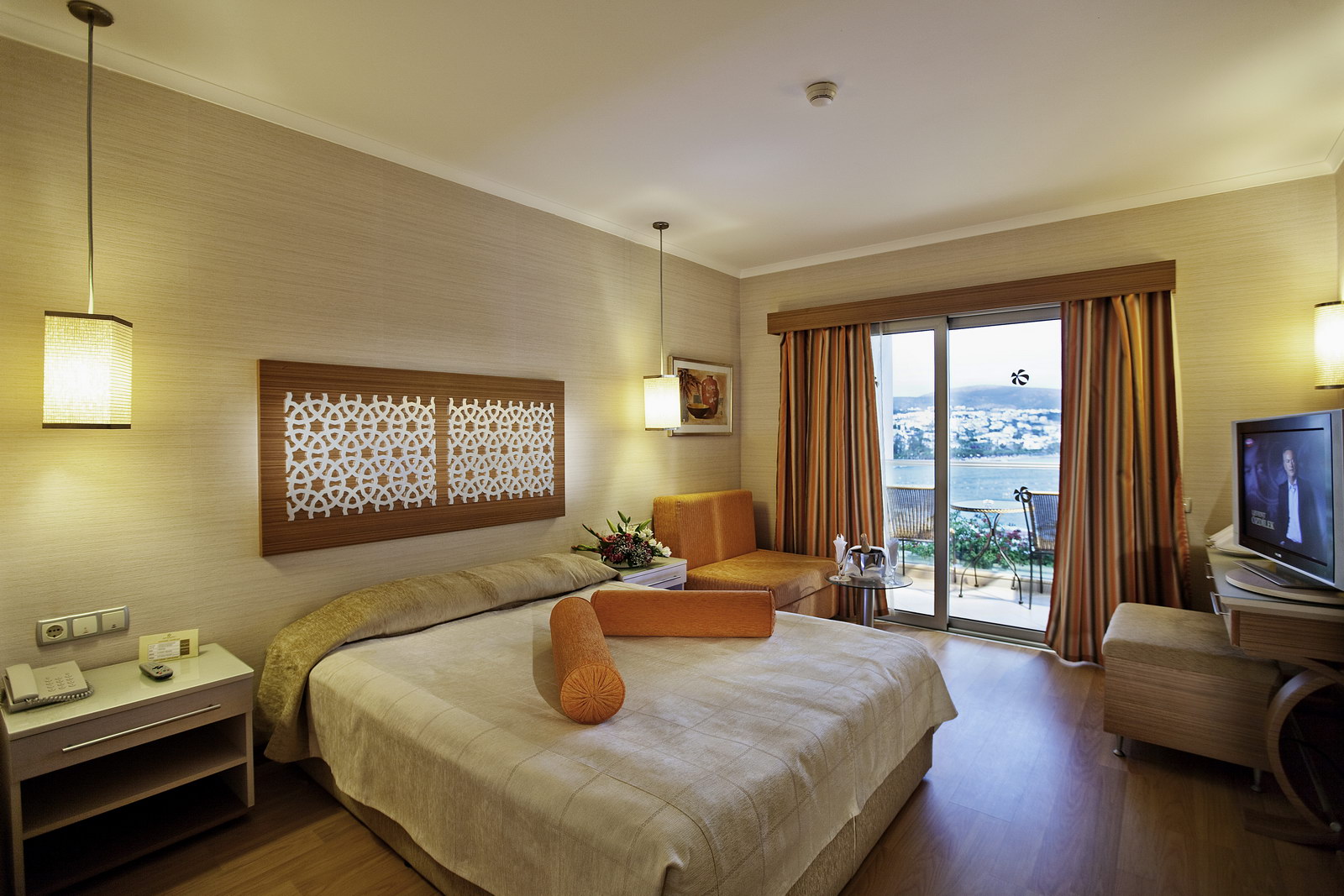 Royal Asarlık Beach Hotel & Spa 3 Gece Otel Konakalamalı